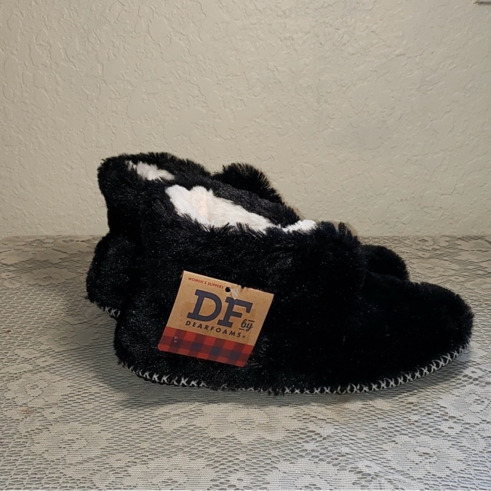 Slippers by Dearfoams, New, Size 7-8, Black